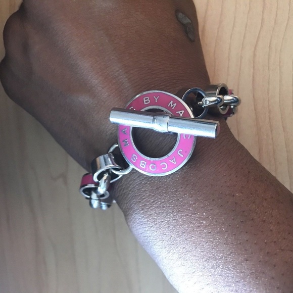 Marc-by-Marc-Jacobs-Enamel-Toggle-Bracelet - Picture 1 of 2
